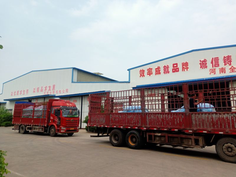 排隊(duì)發(fā)貨，兩車(chē)貨同時(shí)發(fā)，四臺(tái)630kw電機(jī)、啟動(dòng)柜出發(fā)