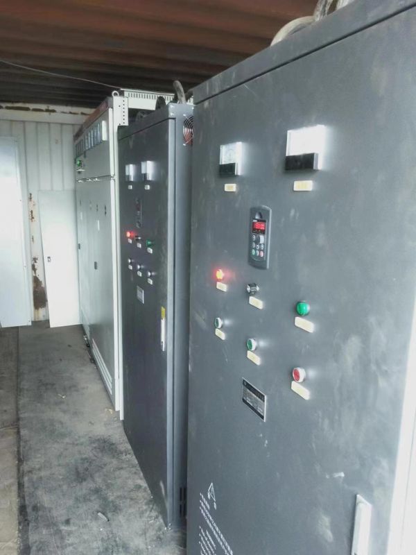 兩臺800kw變頻柜賀開關(guān)柜現(xiàn)場試機(jī)