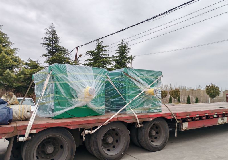 2臺(tái)630kw/10kv高壓電機(jī)發(fā)往港口，準(zhǔn)備出口